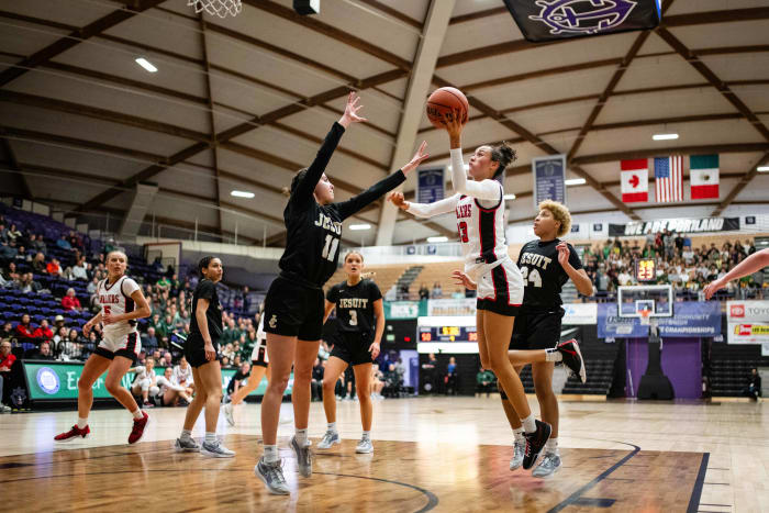 Clackamas Jesuit 6A Oregon girls basketball quarterfinal 2024 Naji Saker-113